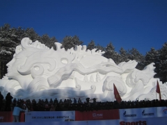 Enorm snöskulptur